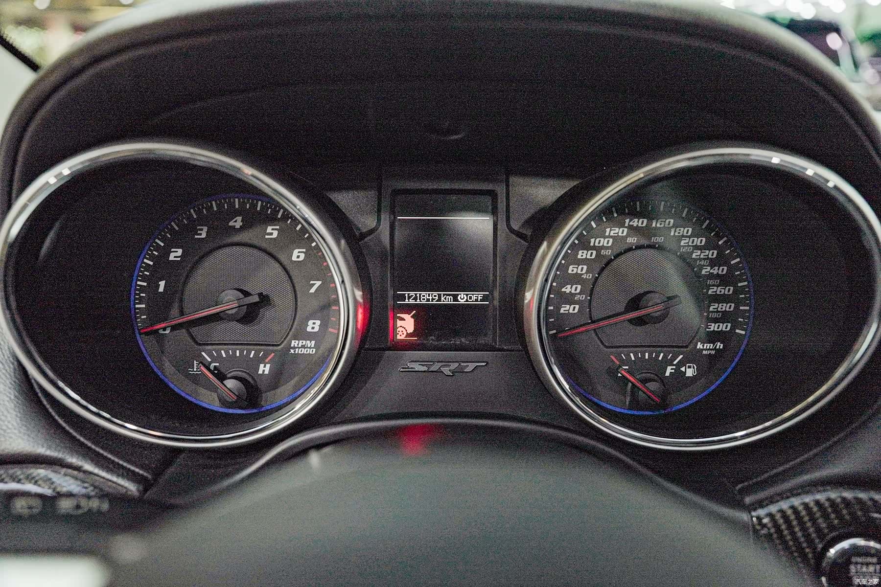 SRT Grand Cherokee, 2012 8
