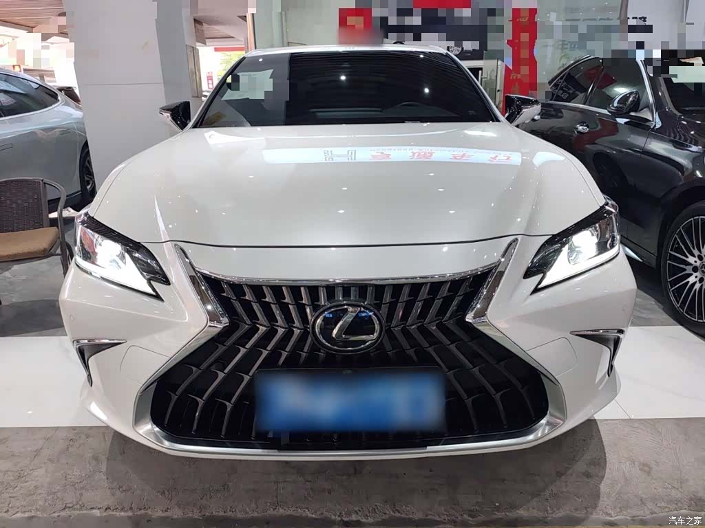 Lexus ES, 2024 3