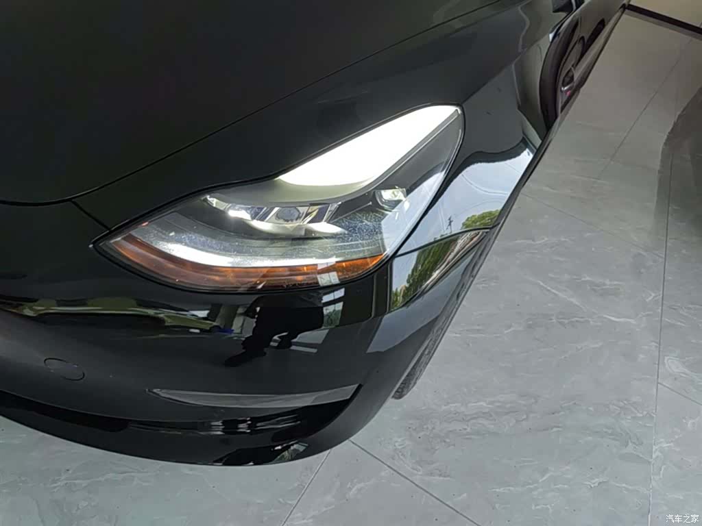 Tesla Model 3, 2021 24