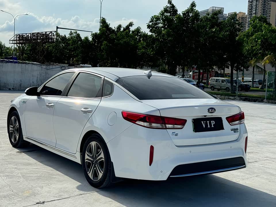 Kia K5 Kia K5