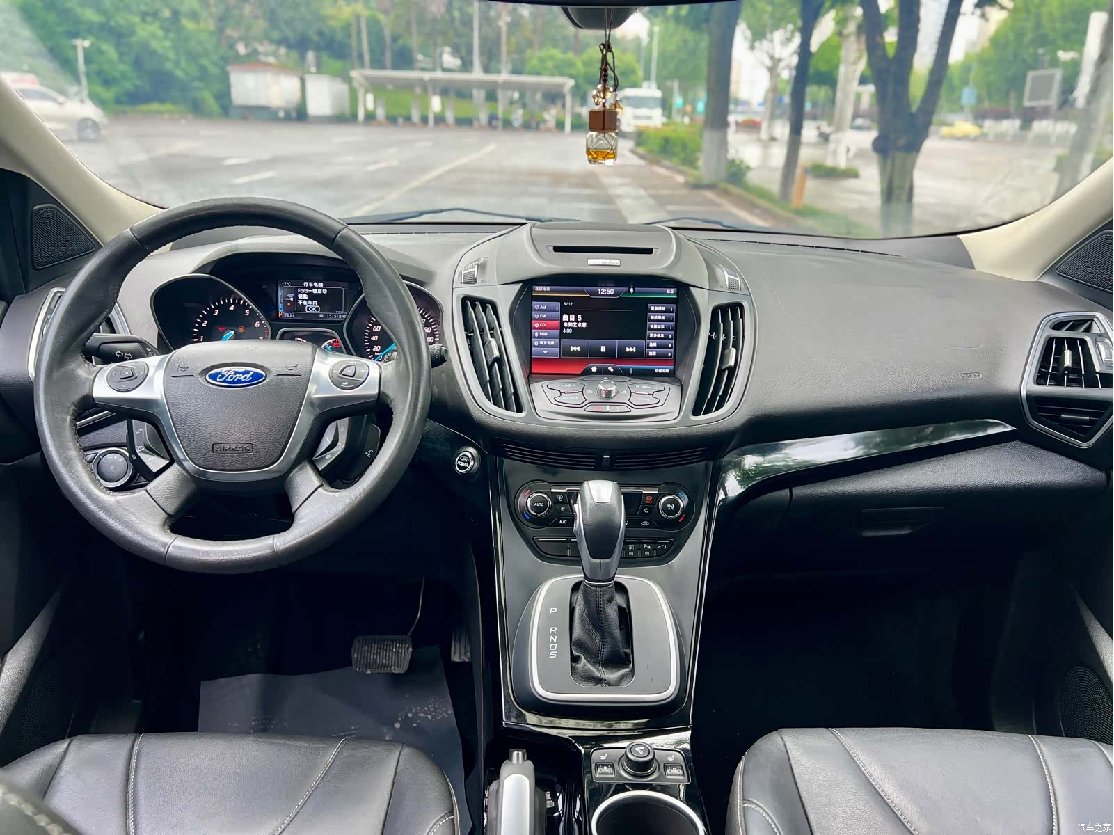 Ford Kuga, 2013 6