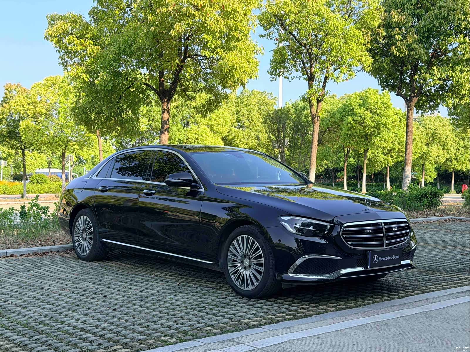Mercedes-Benz E-Class, 2023 3