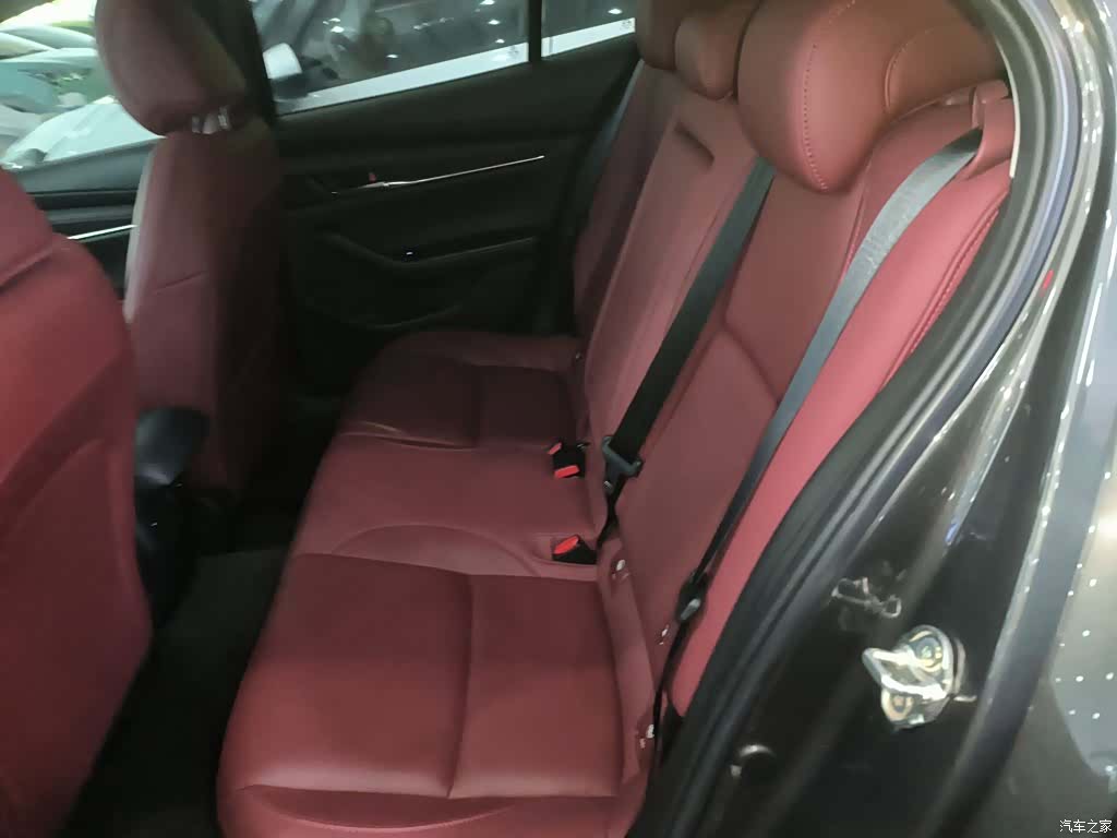 Mazda Mazda3, 2023 17