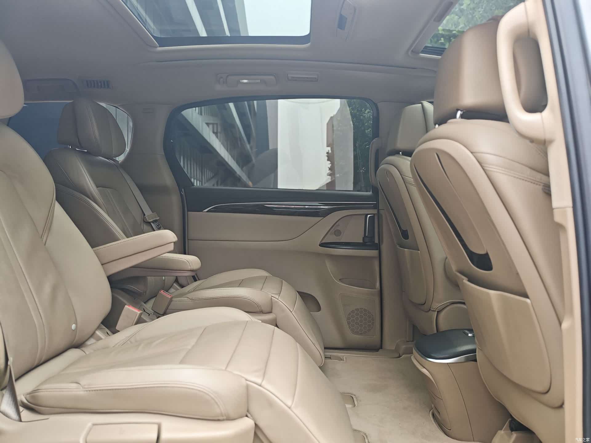 Buick GL8, 2018 7