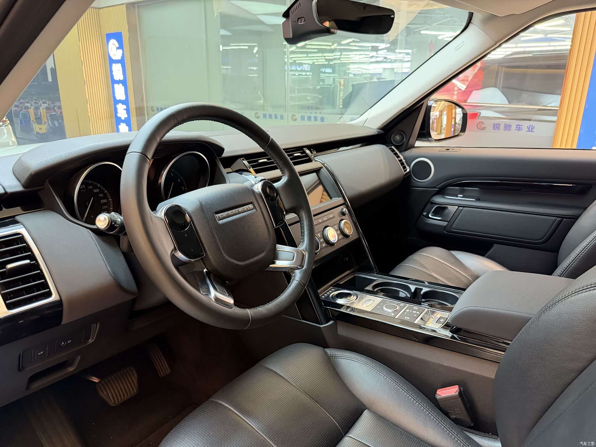 Land Rover Discovery, 2019 4