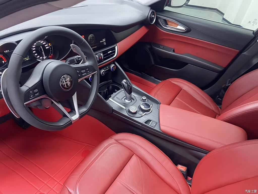 Alfa Romeo Giulia, 2018 15