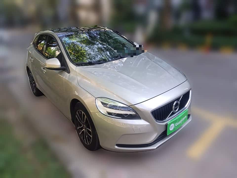 Volvo V40