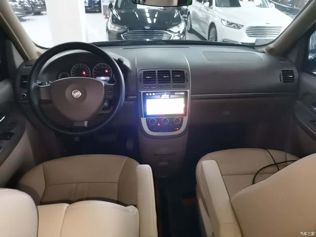 Buick GL8, 2016 10