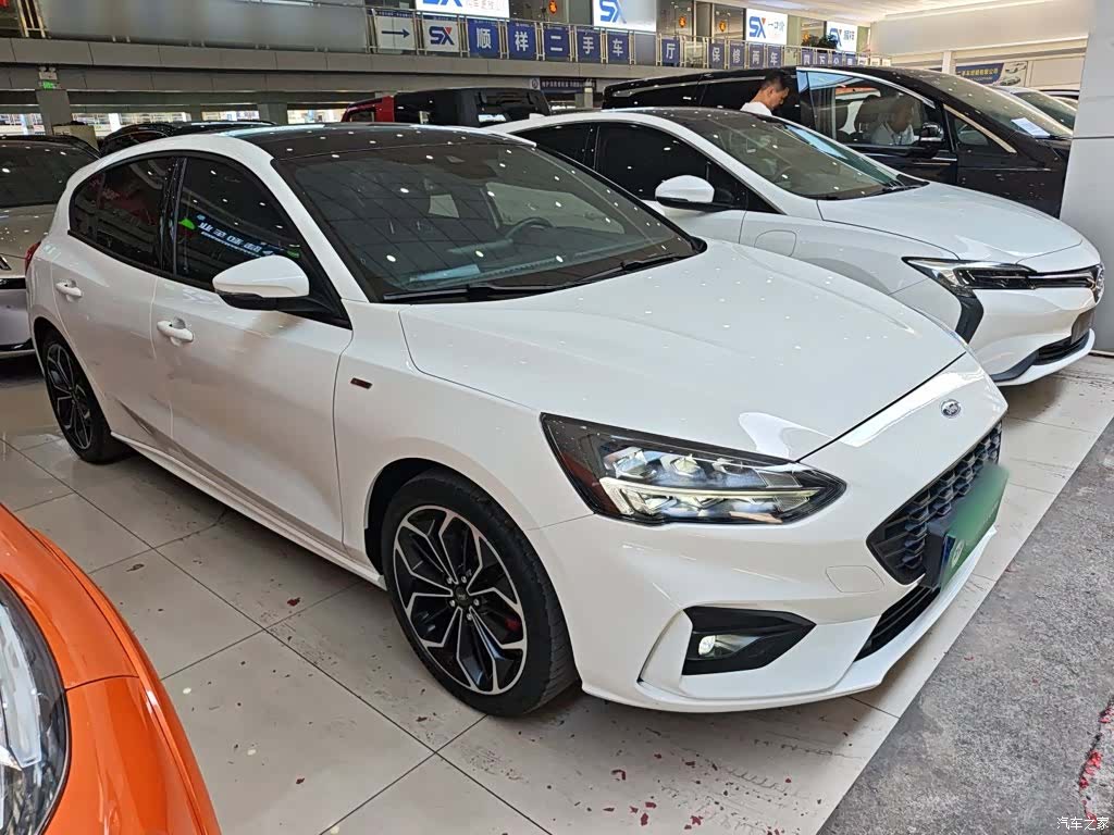 Ford Focus, 2022 22