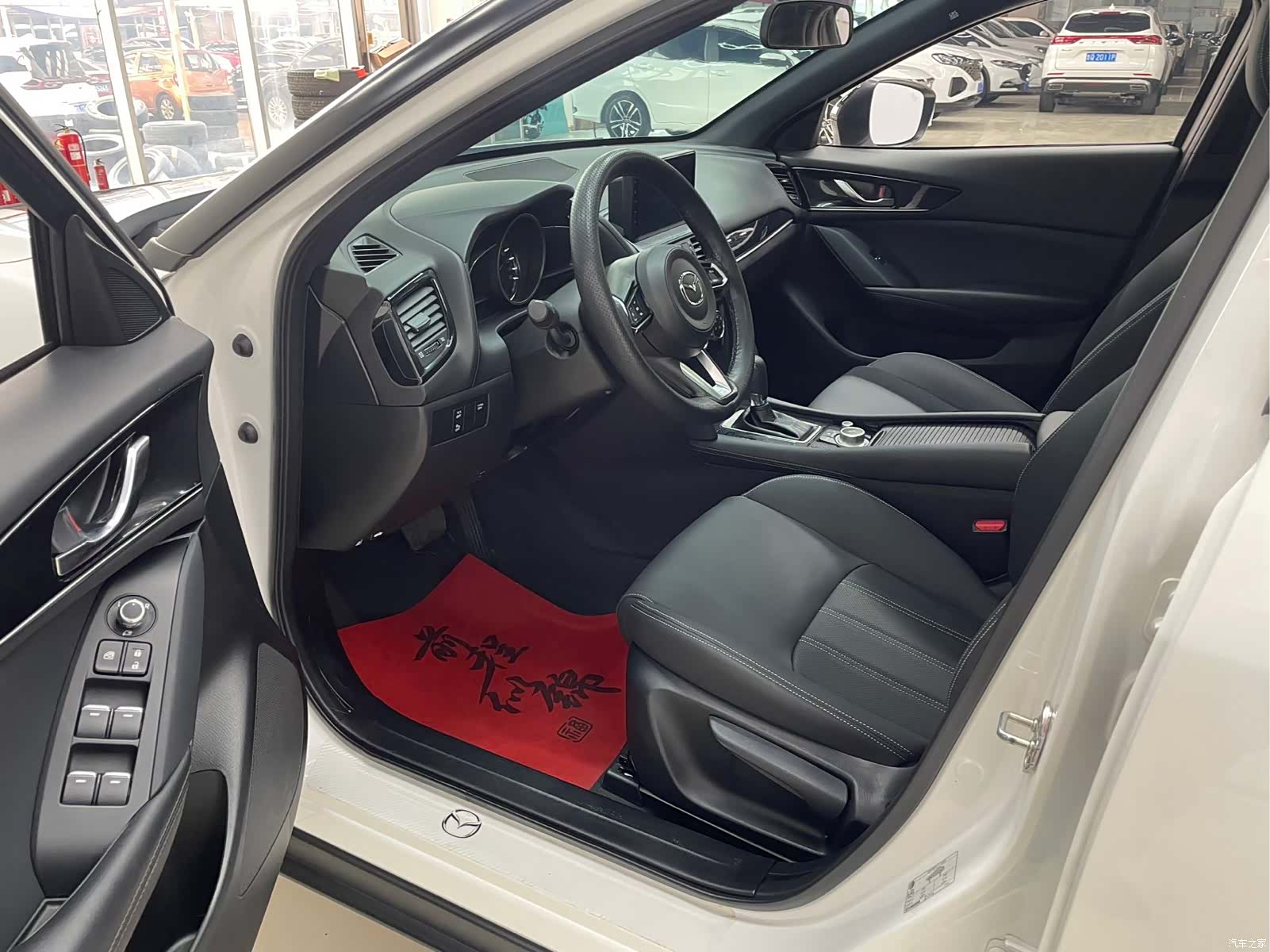 Mazda CX-4, 2023 7
