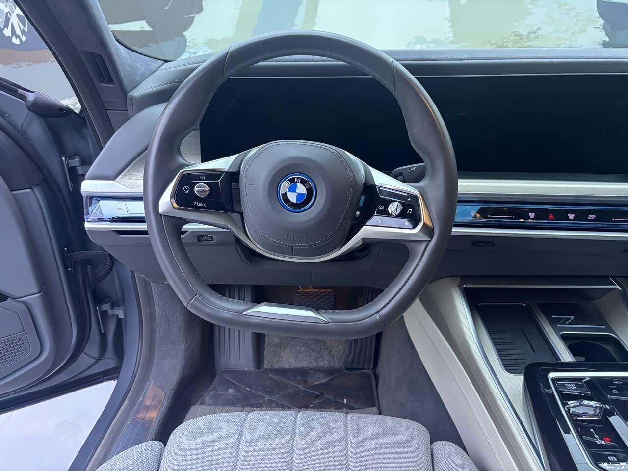 BMW i7, 2024 12