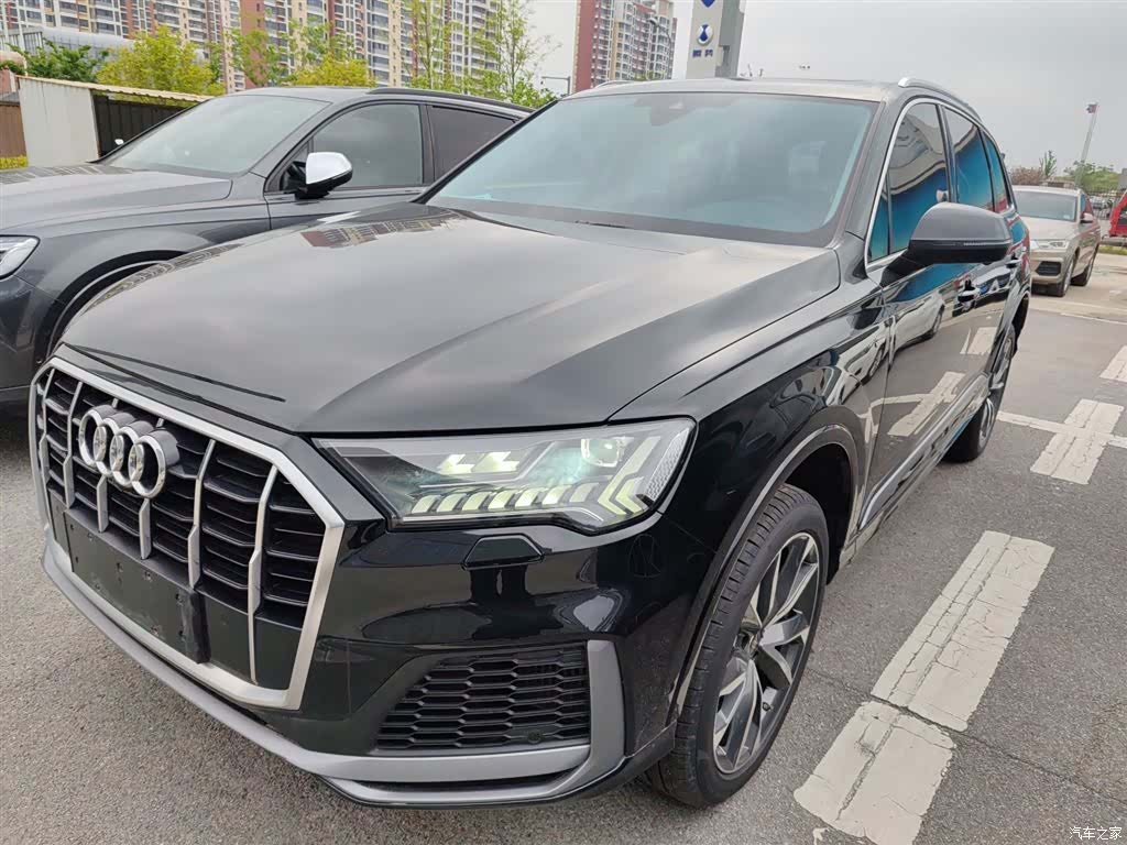 Audi Q7, 2024 1