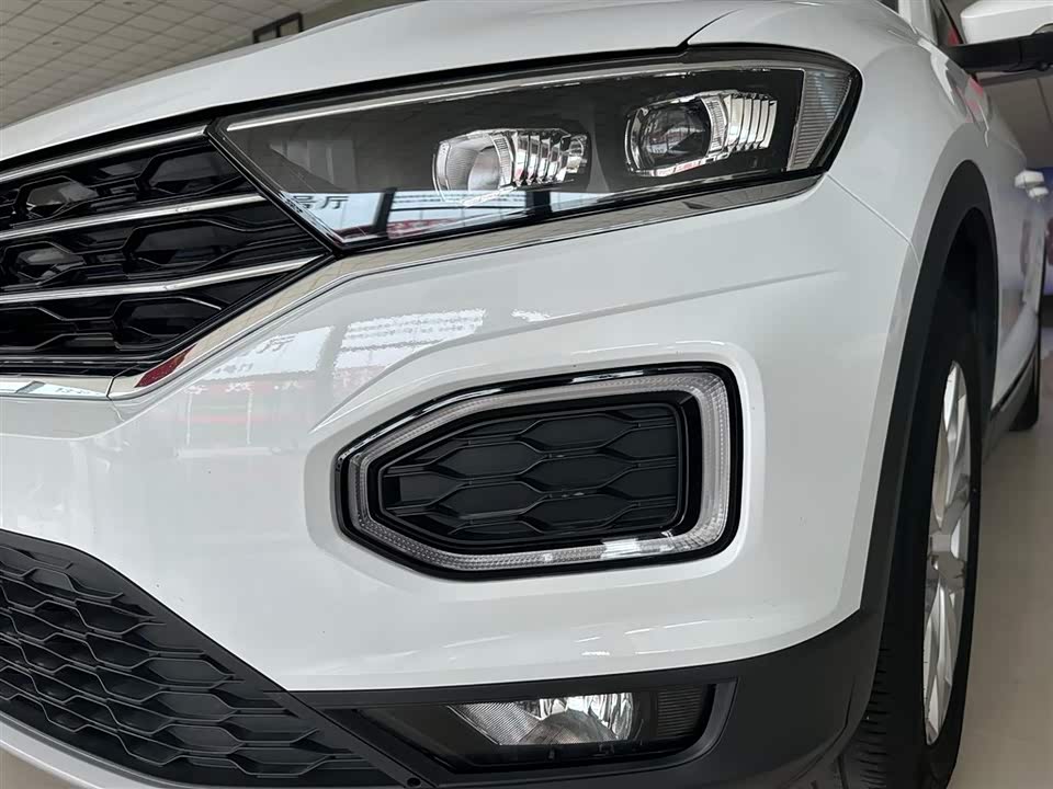 Volkswagen T-ROC exploring Songs