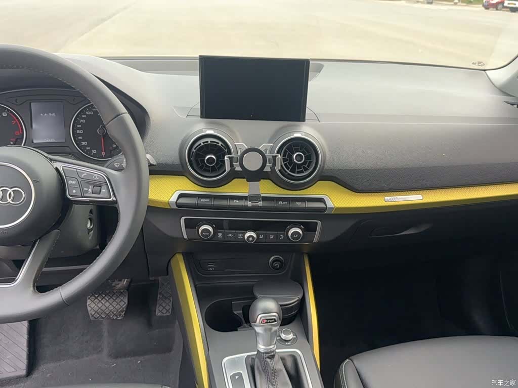 Audi Q2L, 2019 6