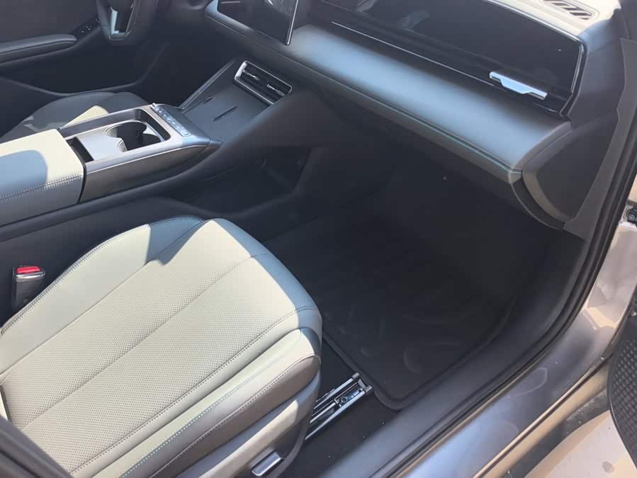 BYD Qin L 2025, фото 8