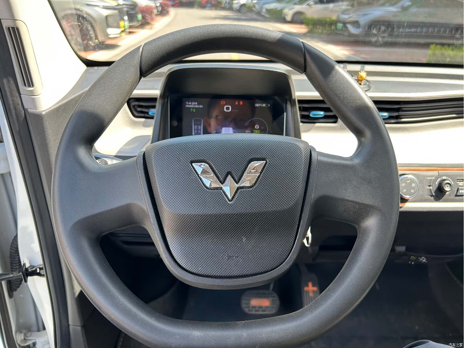 Wuling MINIEV, 2022 11