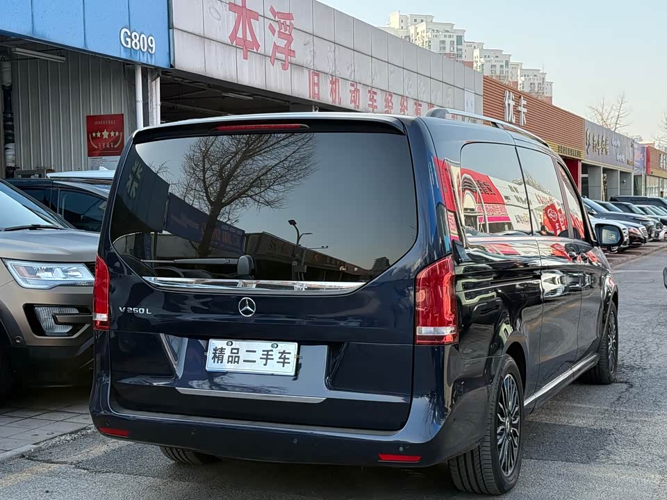 Mercedes-Benz V-class