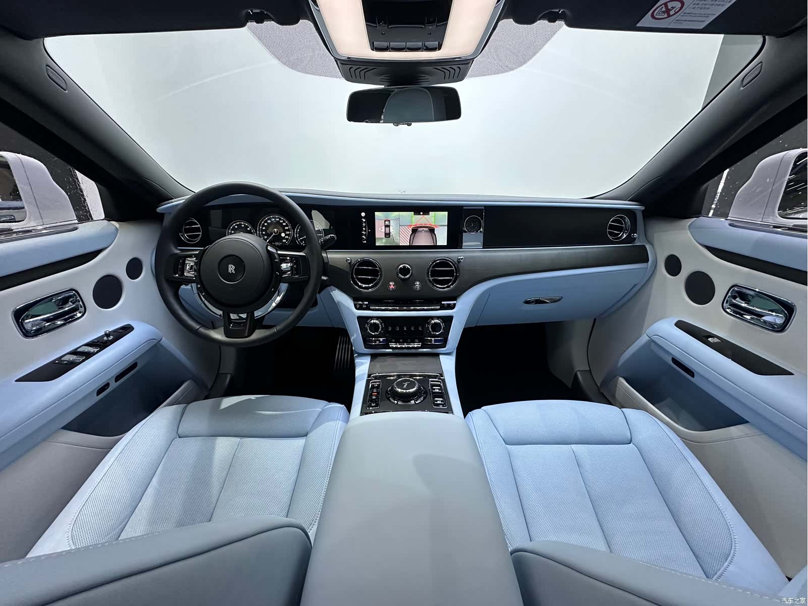 Rolls-Royce Ghost, 2025 16
