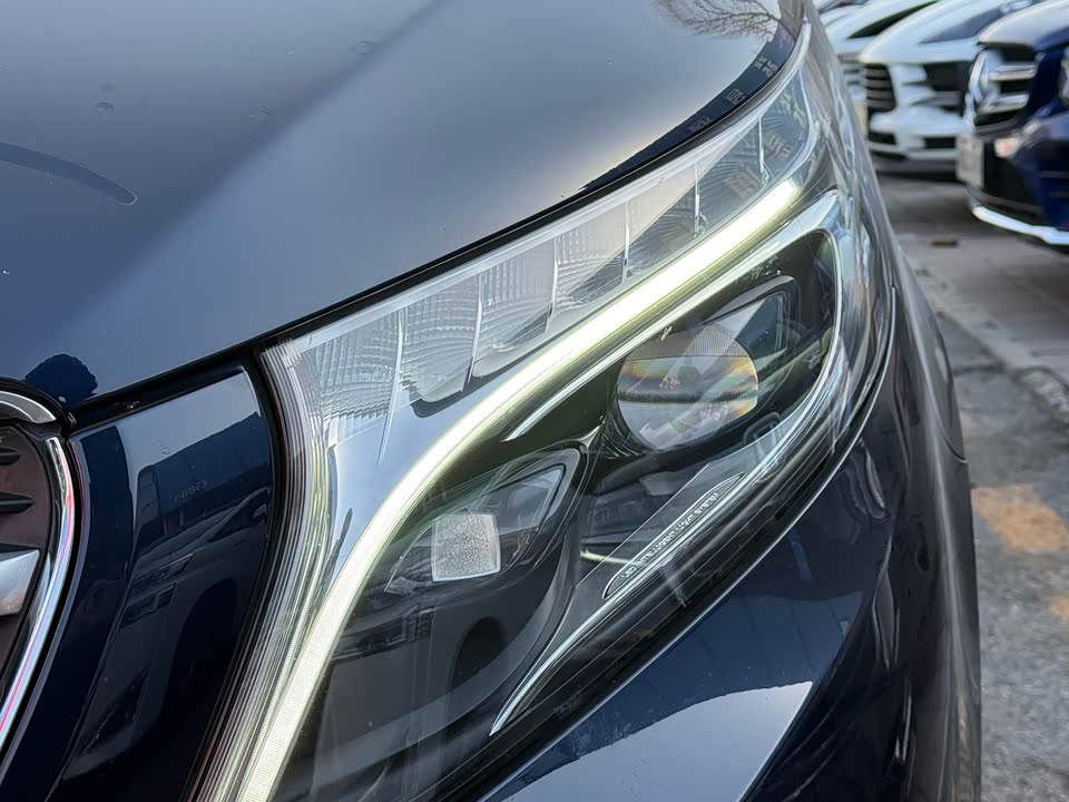 Mercedes-Benz V-class