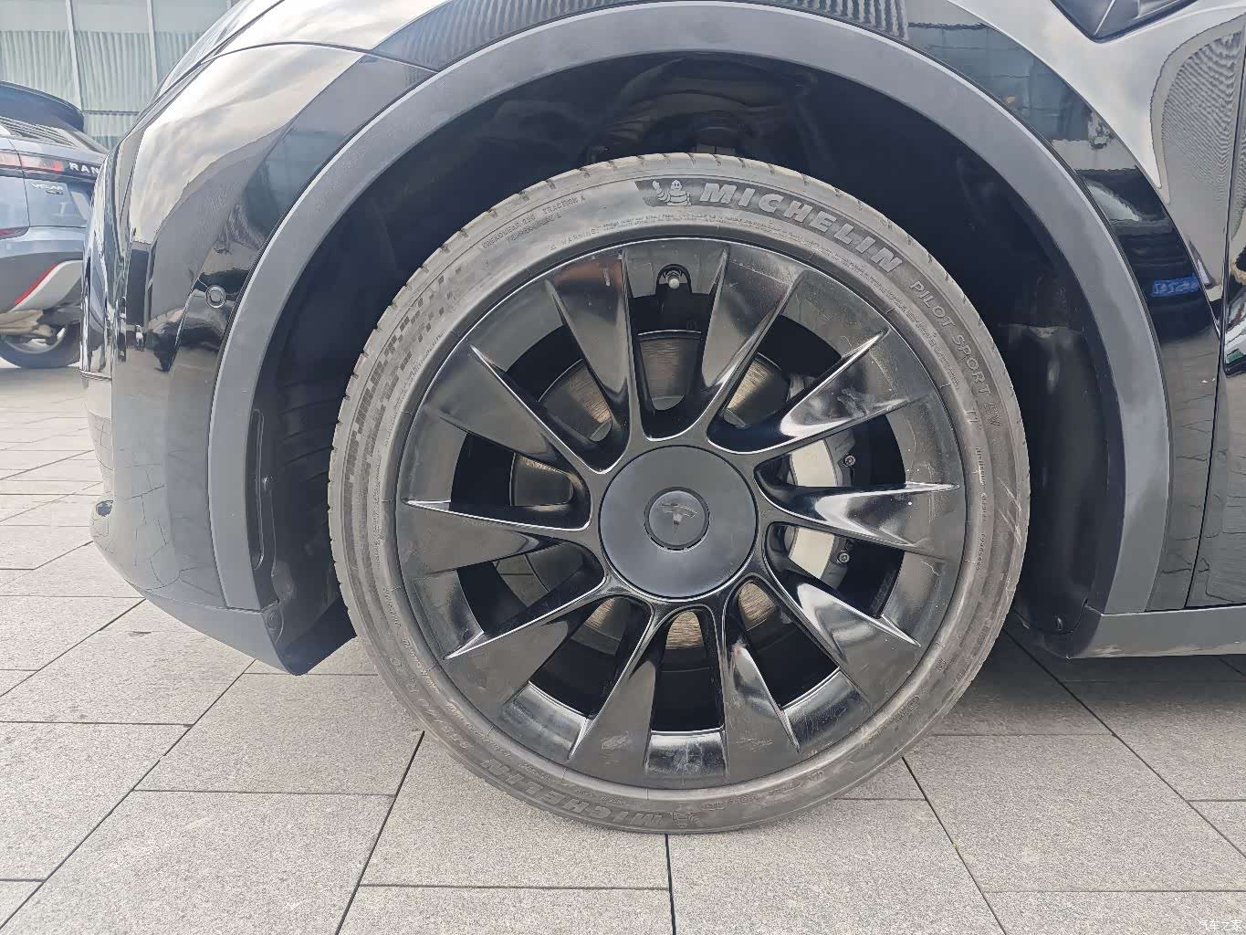 Tesla Model Y, 2021 10