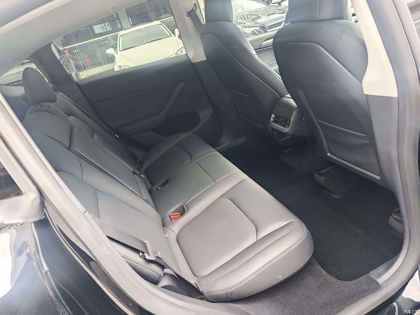 Tesla Model Y, 2021 12