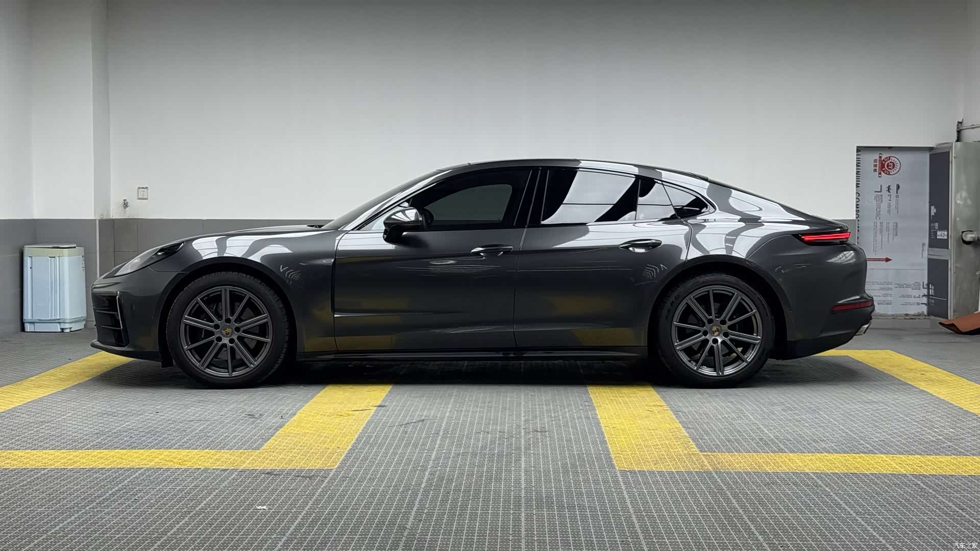 Porsche Panamera, 2024 все фото
