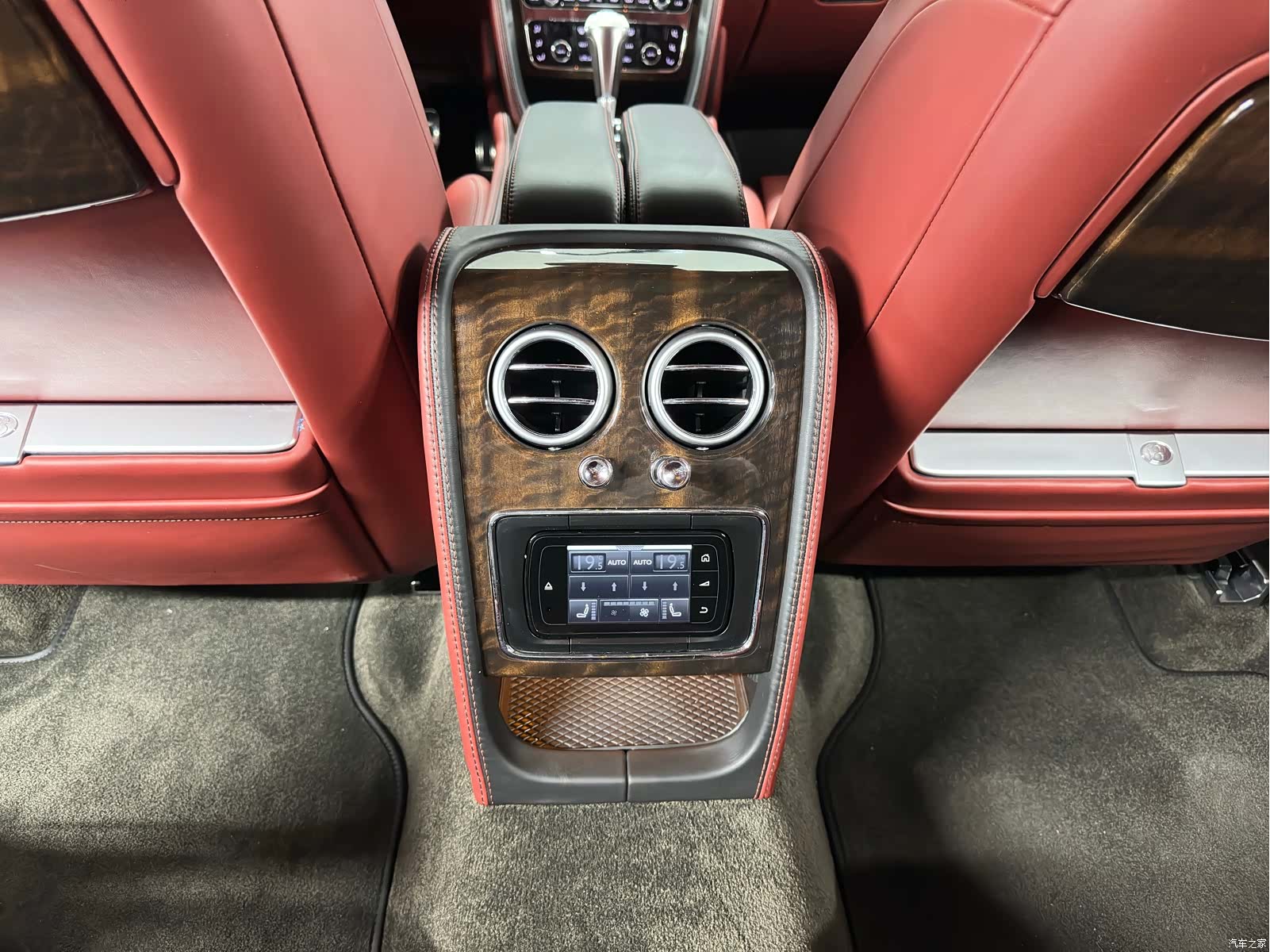 Bentley Flying Spur, 2014 24