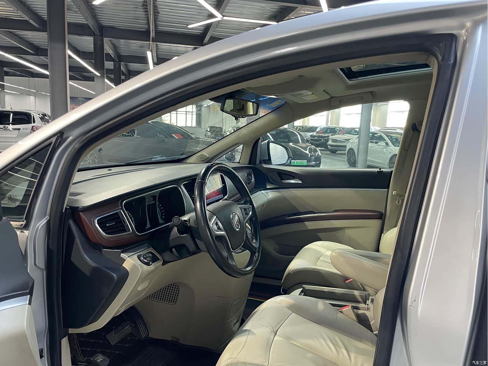 Buick GL8, 2016 6