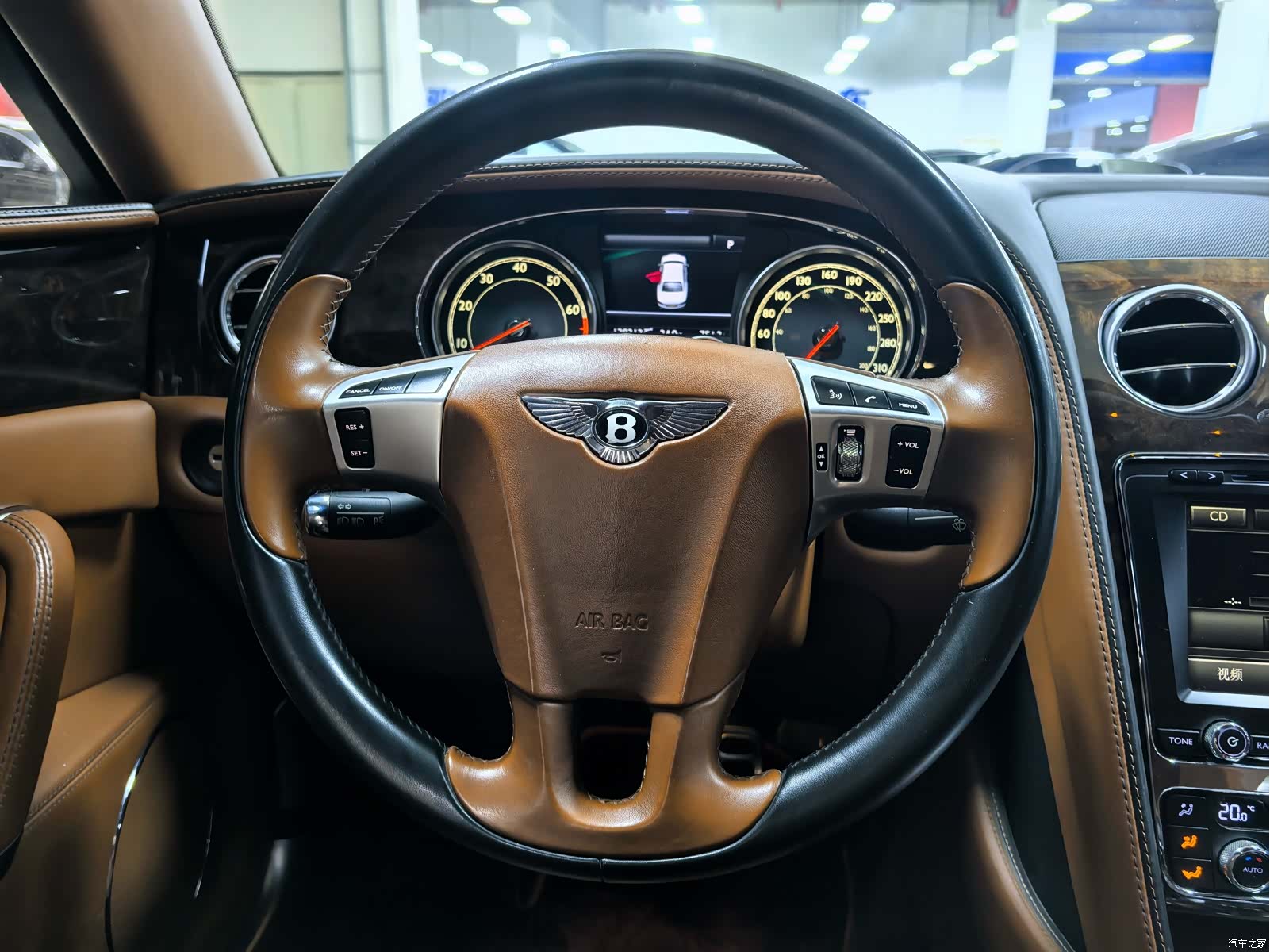 Bentley Flying Spur, 2014 14