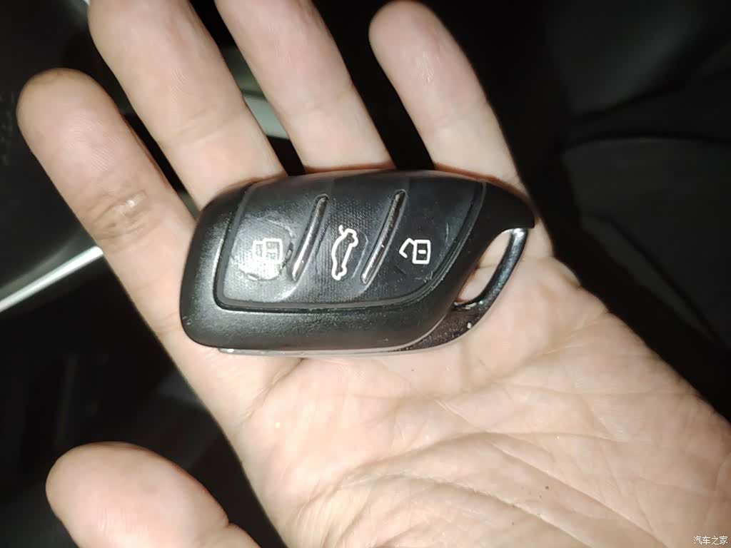 Roewe RX3, 2019 9
