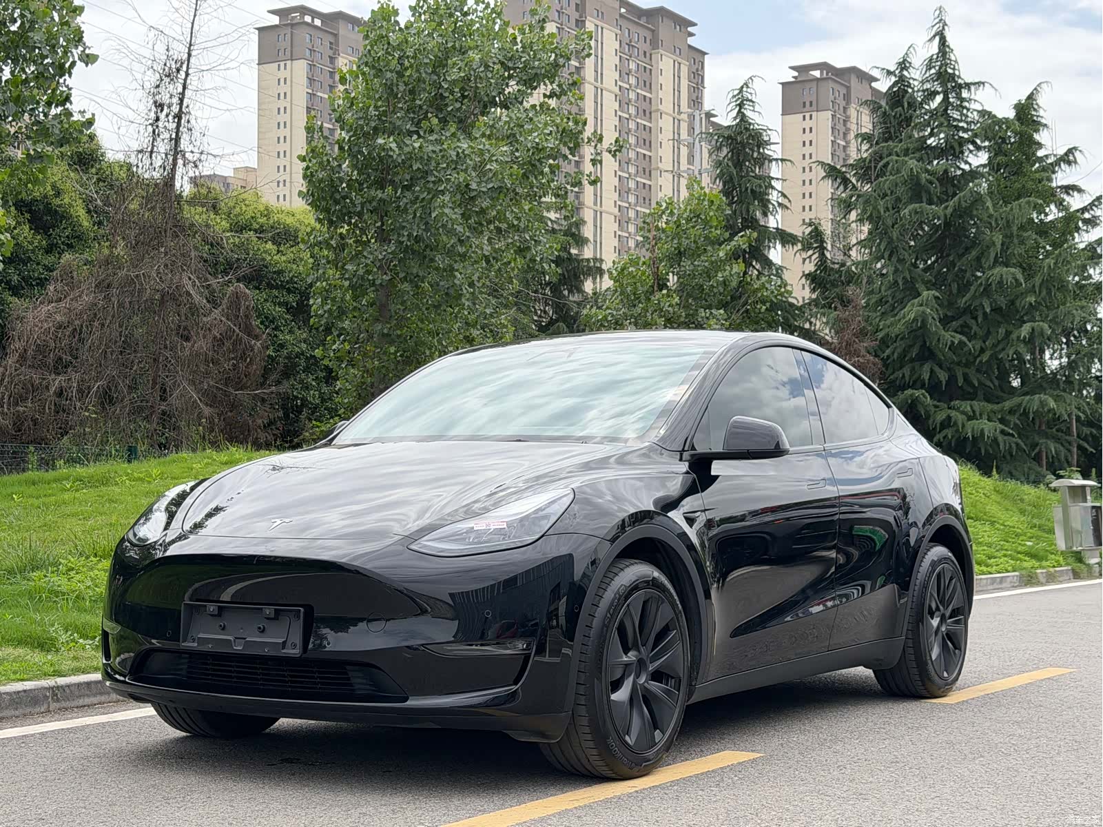 Tesla Model Y, 2024 1