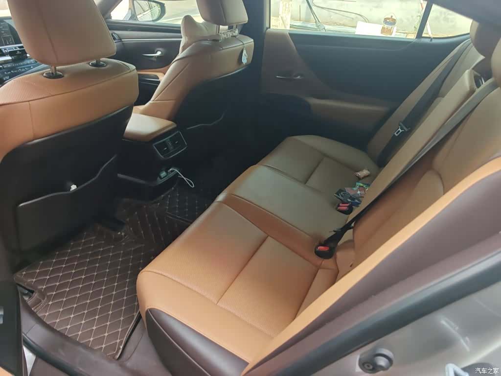 Lexus ES, 2019 15