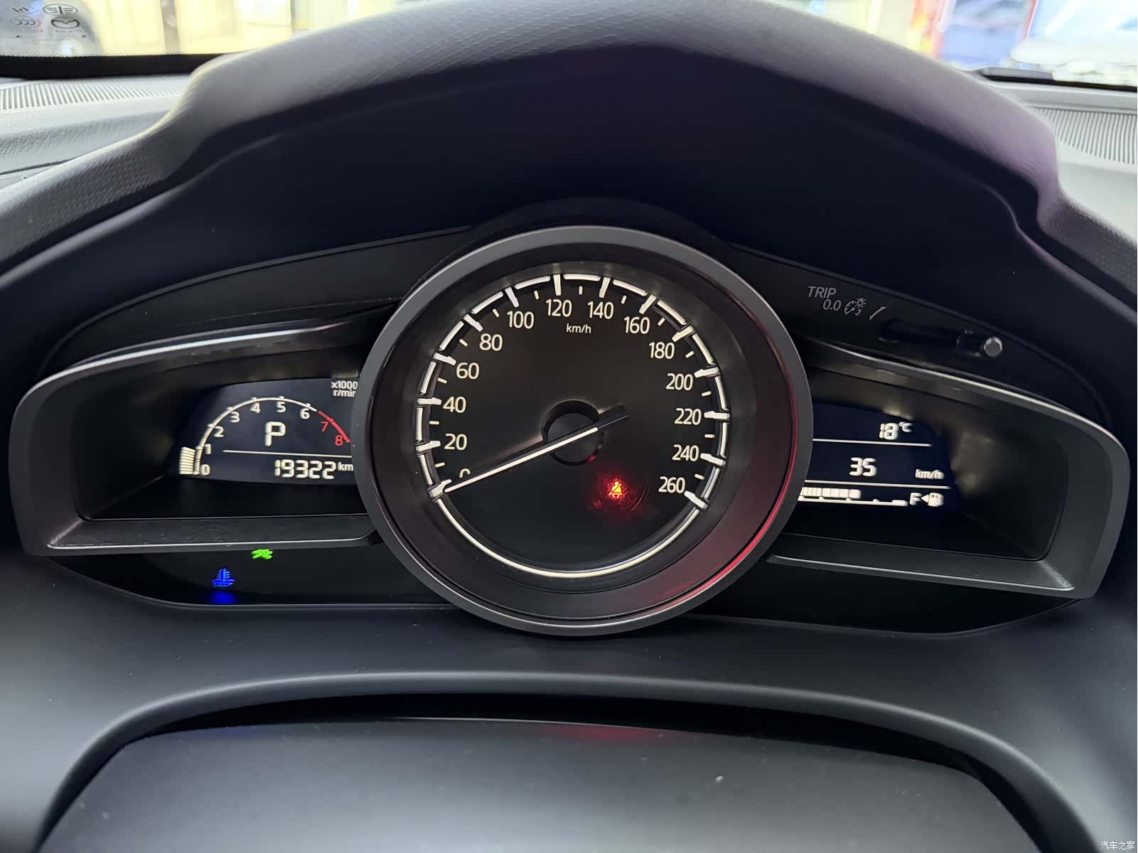Mazda CX-4, 2023 11