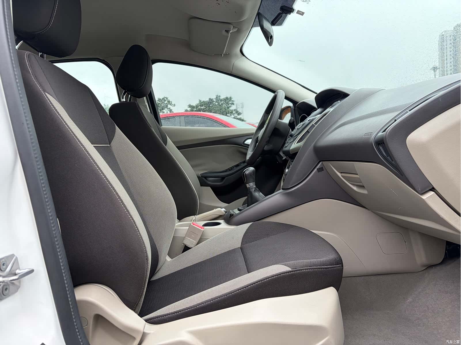 Ford Focus, 2014 12