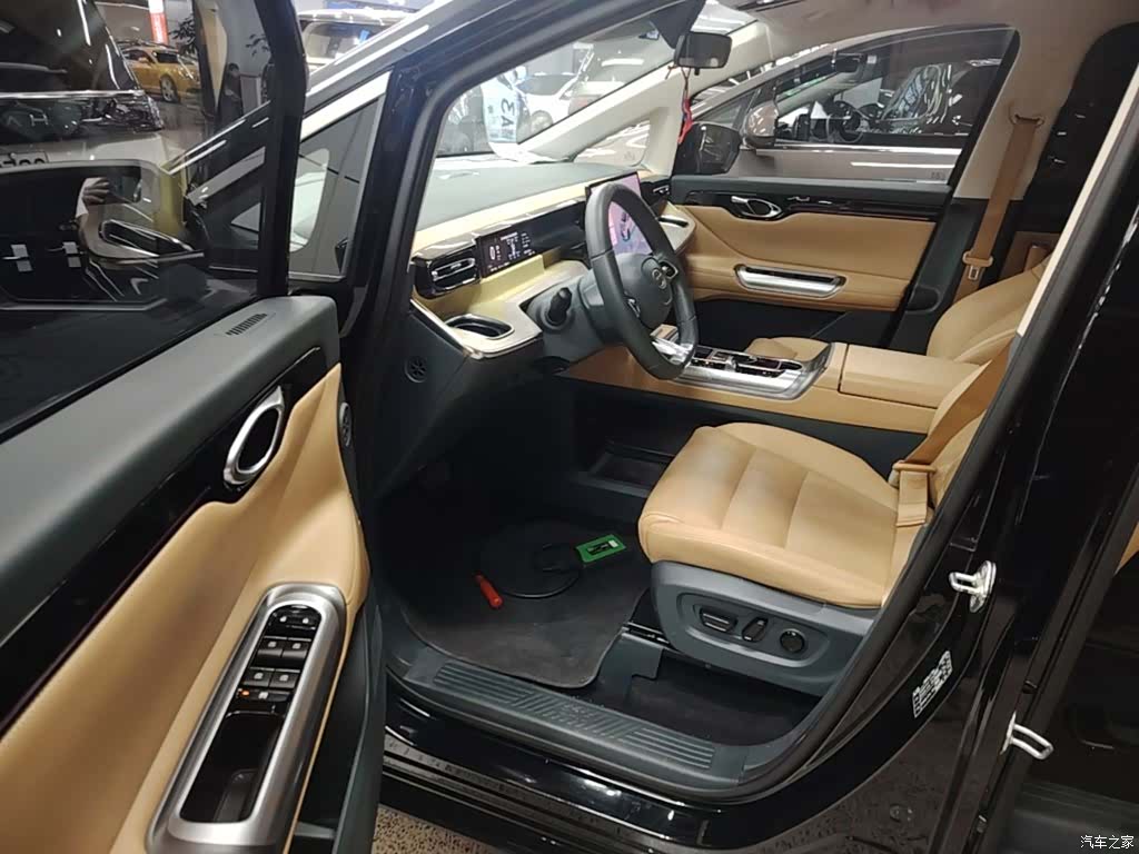 Trumpchi E8, 2024 12