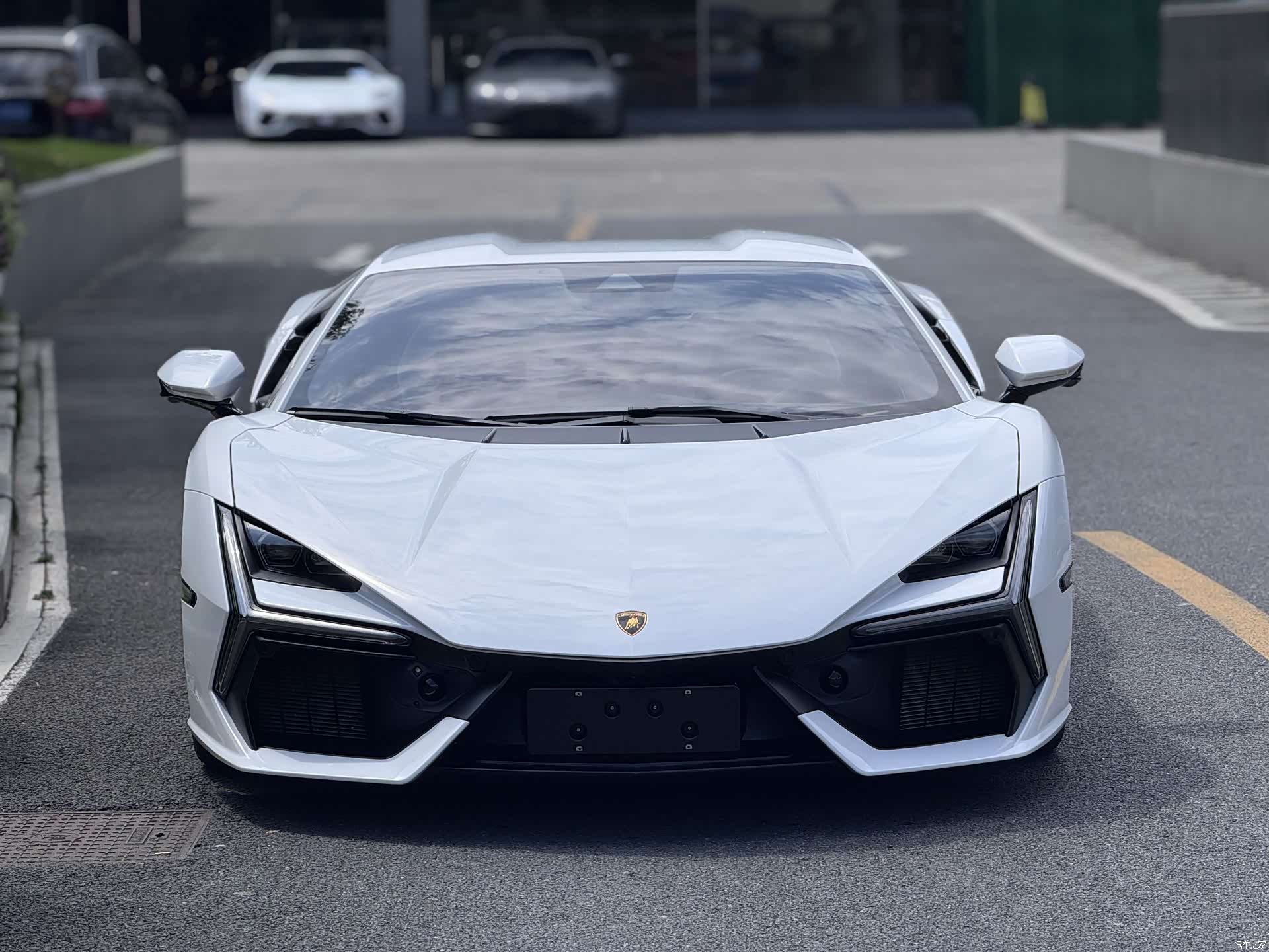 Lamborghini Revuelto, 2025 2