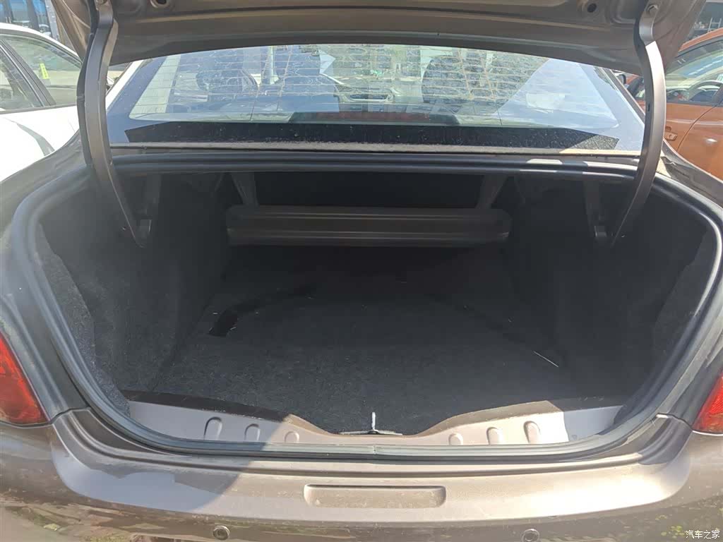 Peugeot 301, 2017 19
