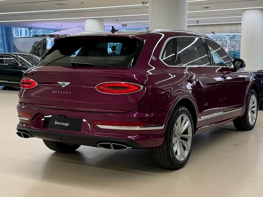 Bentley Bentayga 2026, фото 11