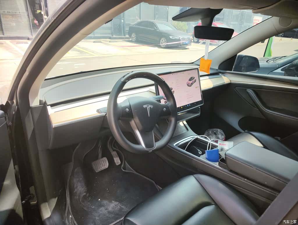 Tesla Model Y, 2022 6