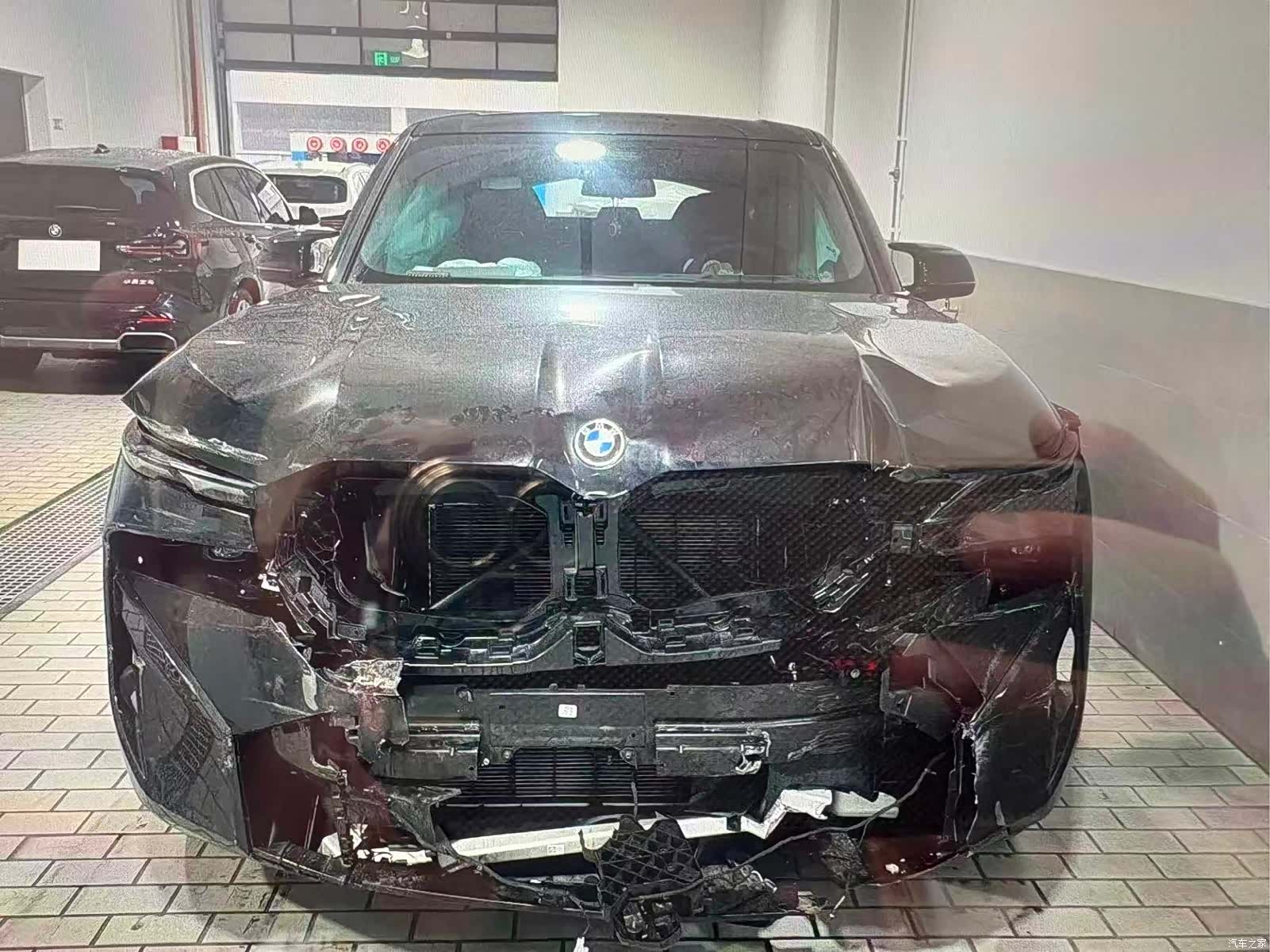 BMW XM, 2025 12