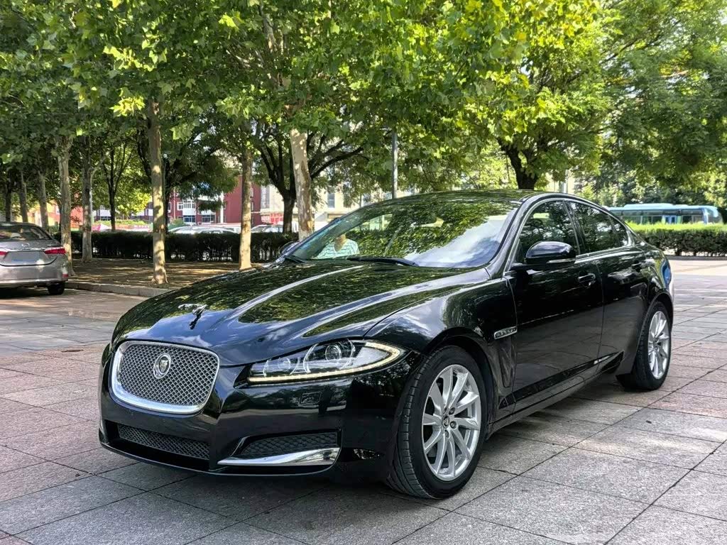 Jaguar XF