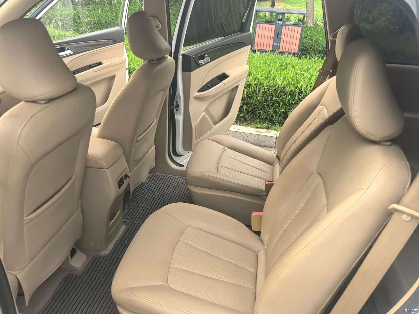 Wuling 730, 2016 9