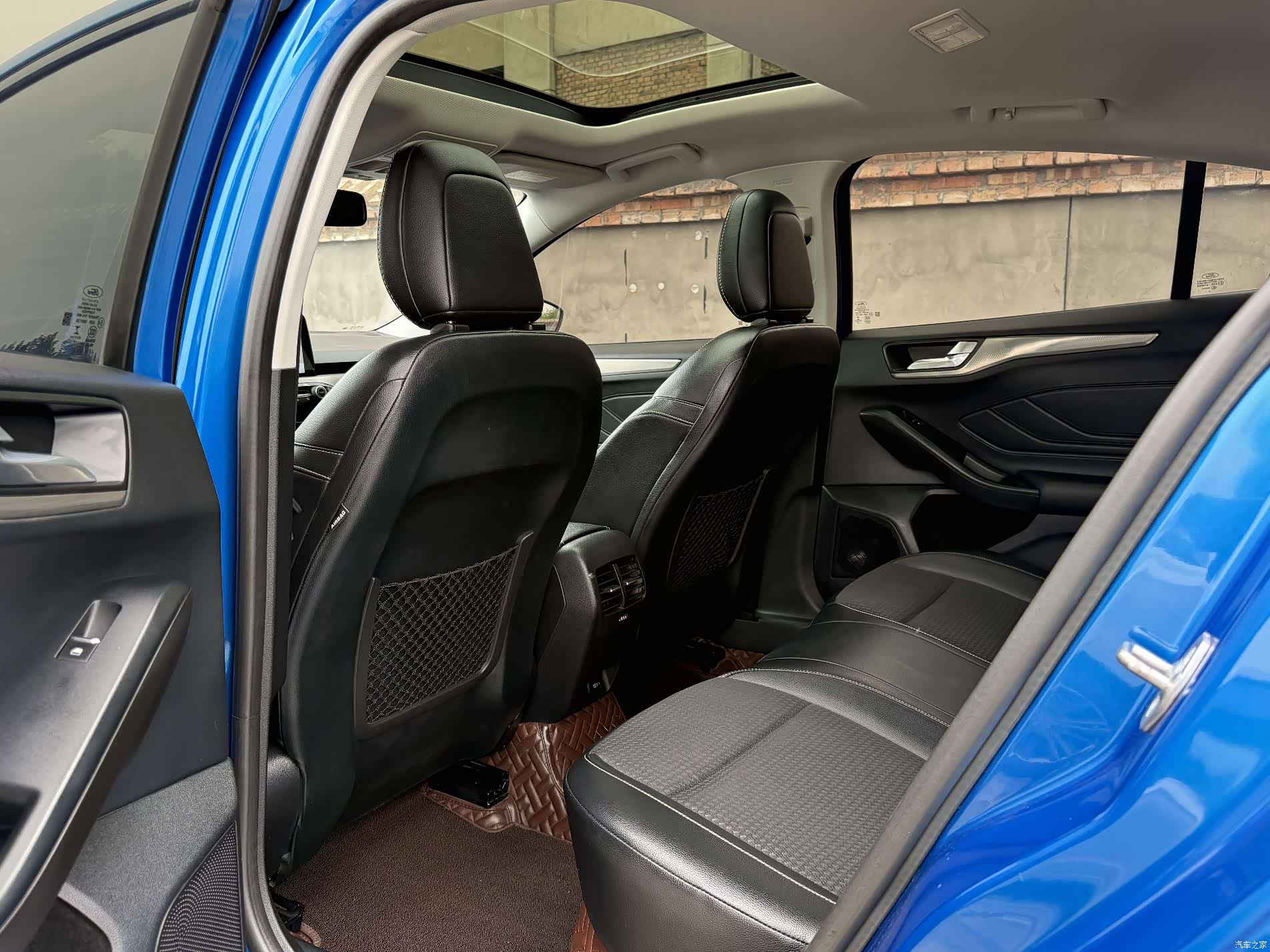 Ford Focus, 2019 12