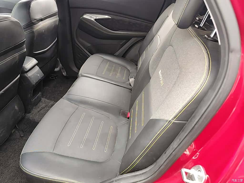 Wuling RS-3, 2021 13