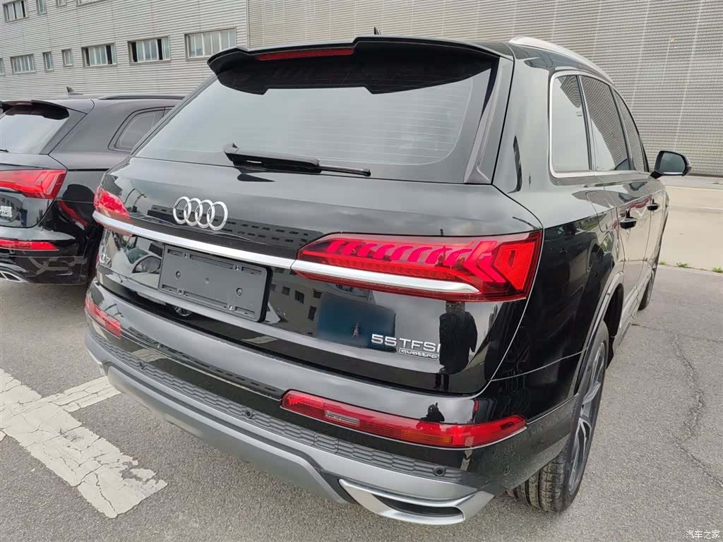 Audi Q7, 2024 все фото