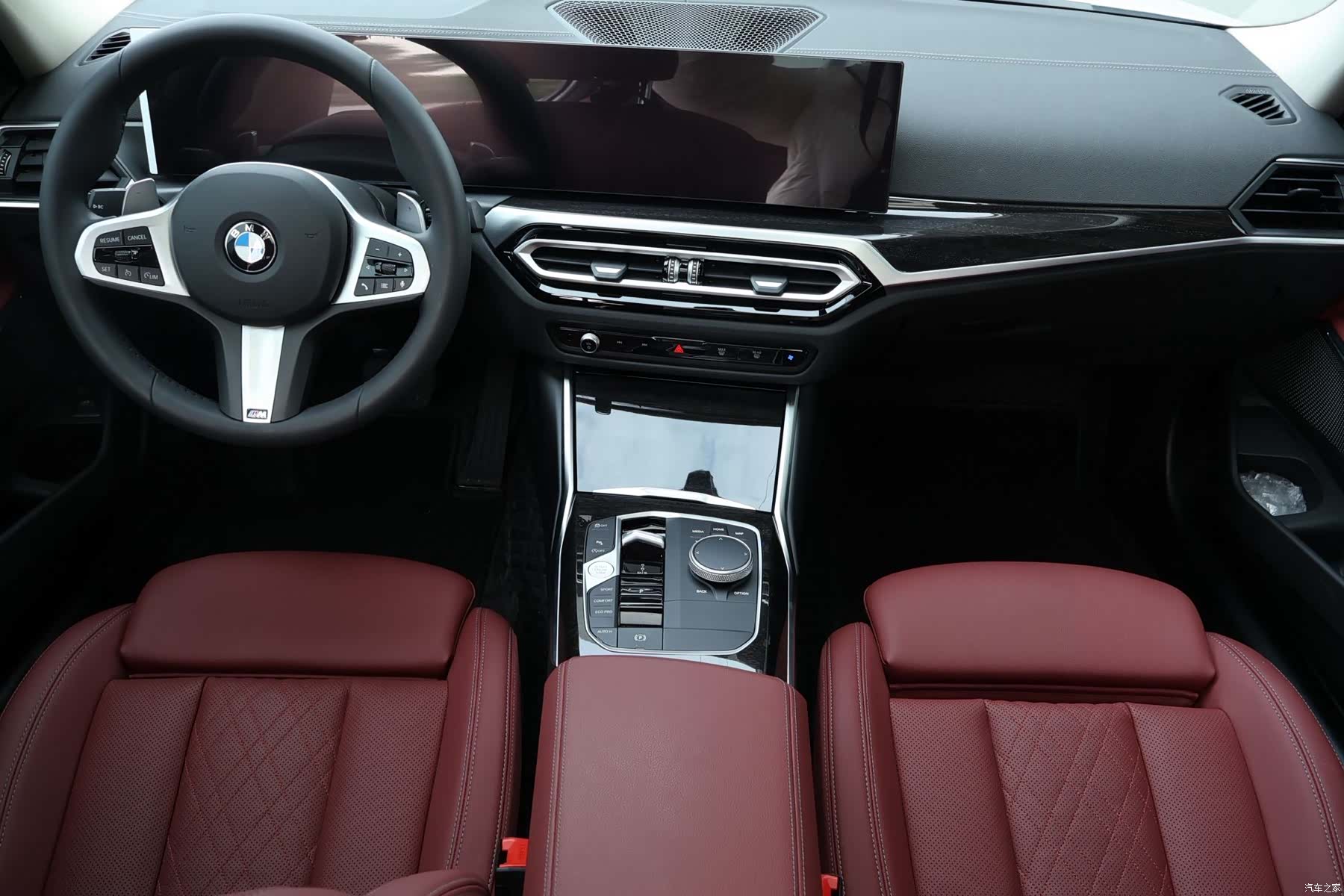 BMW 3 Series, 2024 11