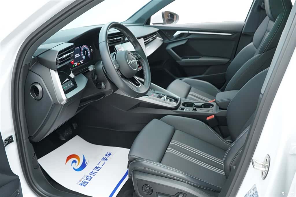 Audi A3, 2023 все фото