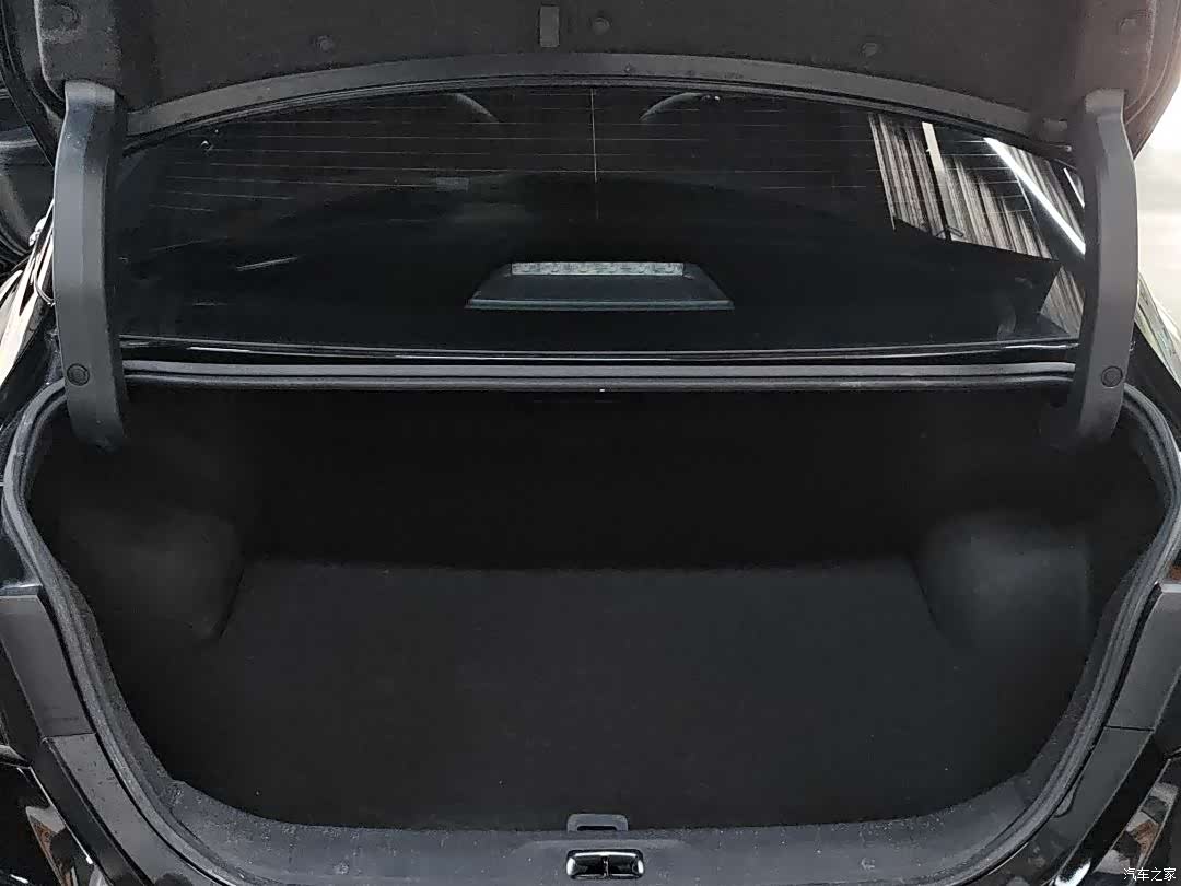 Nissan Teana, 2025 15