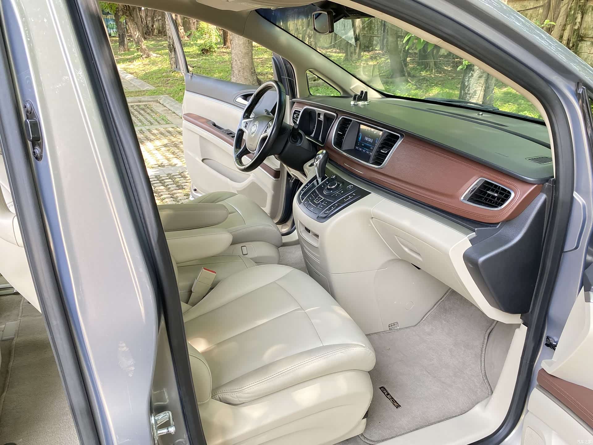 Buick GL8, 2019 19