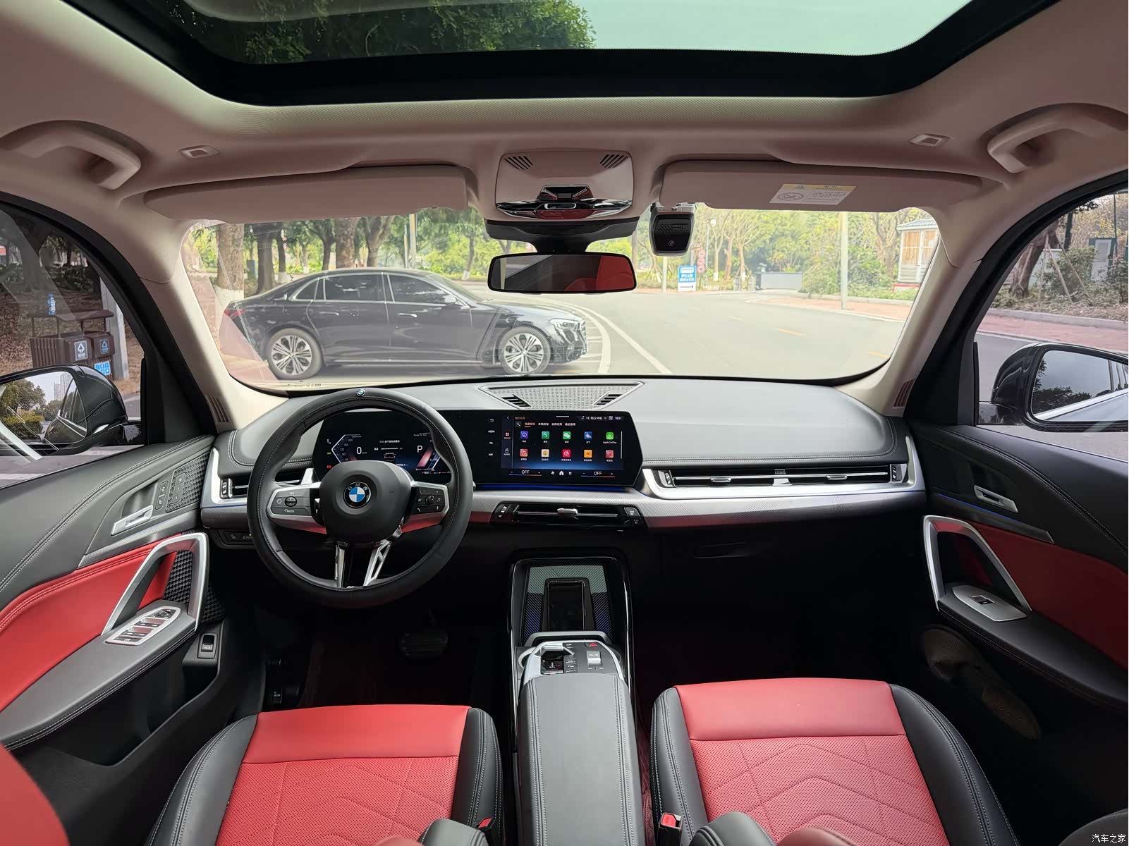 BMW X1, 2024 все фото